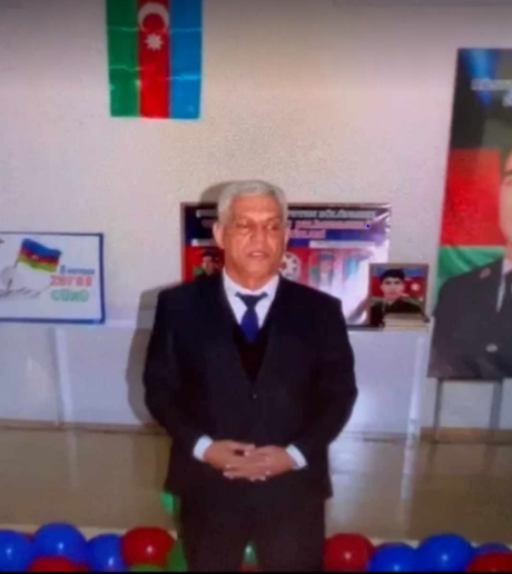 Məktəb direktorundan TƏRBİYƏSİZLİK: MÜƏLLİMLƏRİ TƏHQİR ETDİ - VIDEO