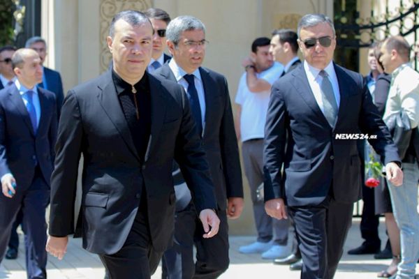 Nazir Sahil Babayevin "Stefano Ricci"dən geyiminin qiyməti nə qədərdir? — FOTOLAR
