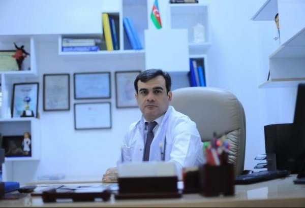 Qadın əməliyyatdan sonra öldü, həkimin cavabı təhdid oldu: "Siz bilirsiniz kiminlə danışırsınız?" - VİDEO