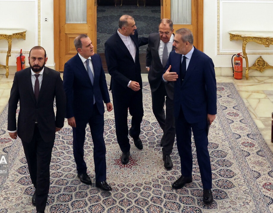 İstanbulda "3+3" görüşü: 5 ölkənin naziri birgə bəyanat qəbul edəcək