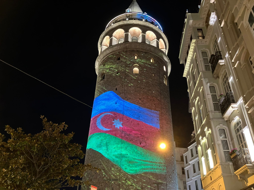 Bayrağımız Qalata qülləsində - FOTO