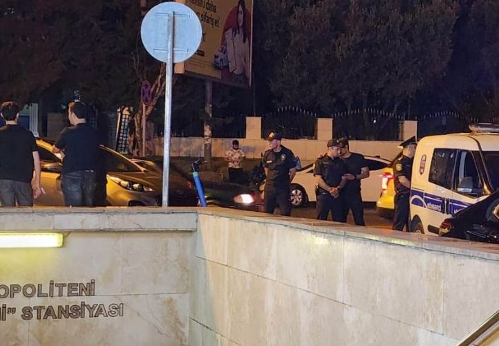 Əcəmi metrosunun qarşısında dava: Ölən var