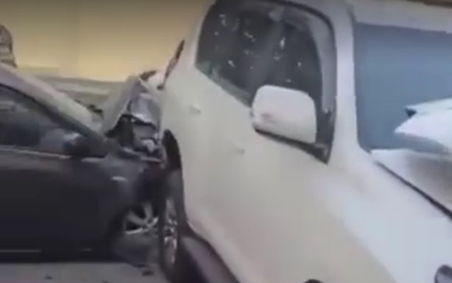 Zəncirvari qəzada 4 maşın toqquşdu - Video