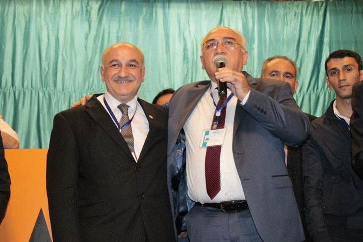 Müsavat yeni başqan seçir