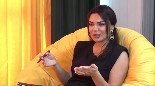 İndi psixoloq kimi məşhur olan Samirə görün əvvəl nə işlə məşğul olurmuş