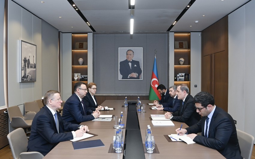 Belarusun yeni səfiri etimadnaməsinin surətini Ceyhun Bayramova təqdim edib