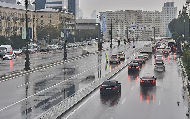 Heydər Əliyev prospektinin əsas yolu bağlandı - FOTO + VİDEO