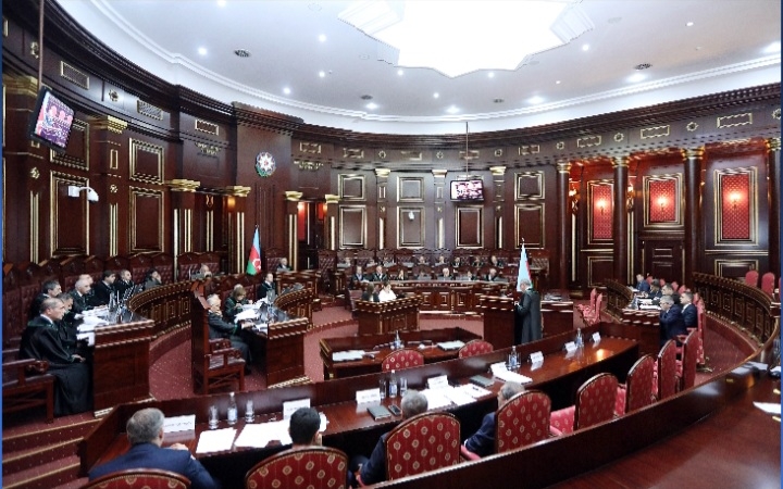 Ali Məhkəmənin Plenumu keçirildi - hakimlər and içdi - FOTO