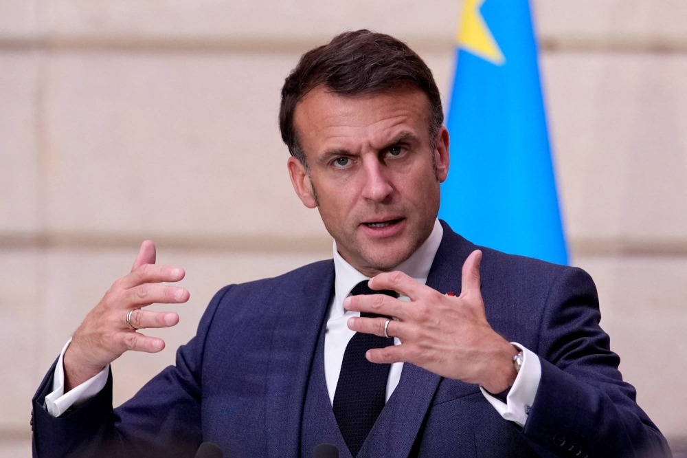 Fransa prezidenti həddindən artıq sağçıların ölkədə "ən yüksək vəzifələrə" çata biləcəyi ilə bağlı xəbərdarlıq edib