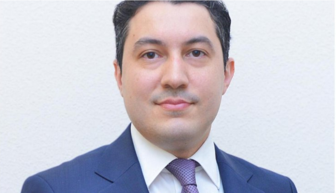 Ədliyyə naziri özünə yeni müşavir təyin etdi