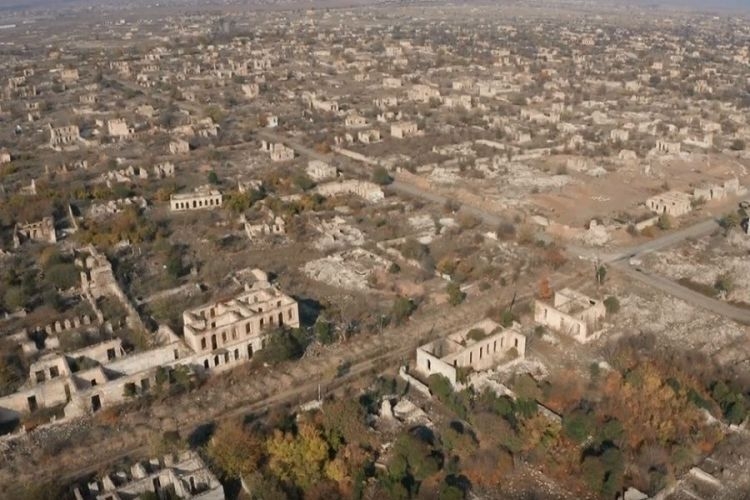 Ermənistana güzəşt etmək niyyətimiz yoxdur, lazımi məqamı gözləyirik
