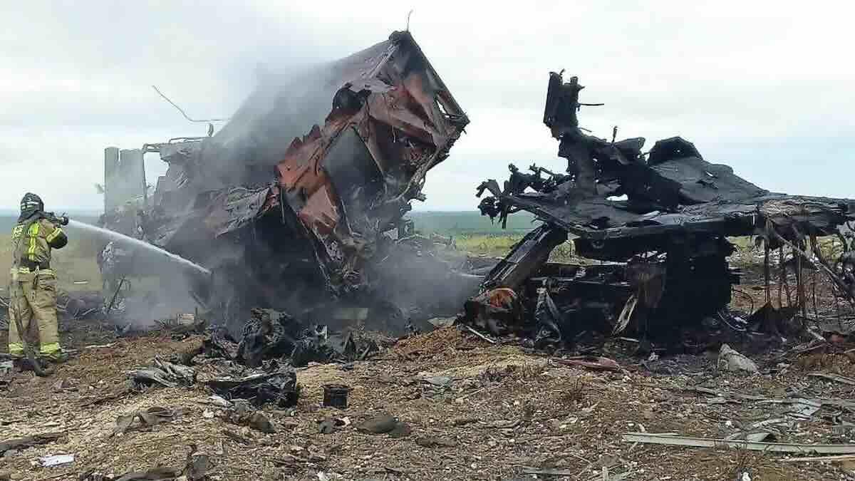 Rus ordusuna məxsus iki qırıcı məhv edilib - Belbek aerodromuna hücumun təfərrüatları (VİDEO)