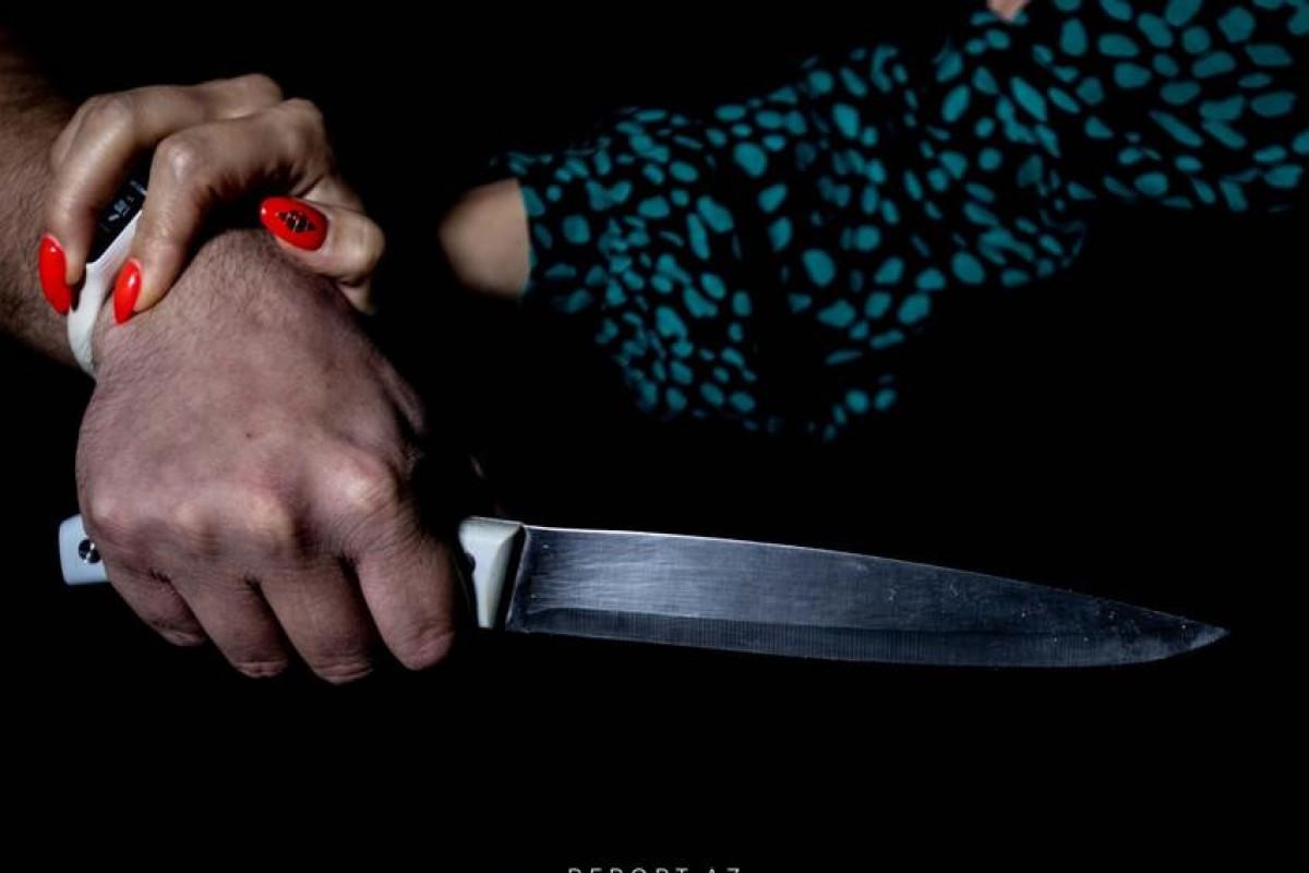 Bakıda həkimə əri çoxsaylı bıçaq zərbəsi vurulub