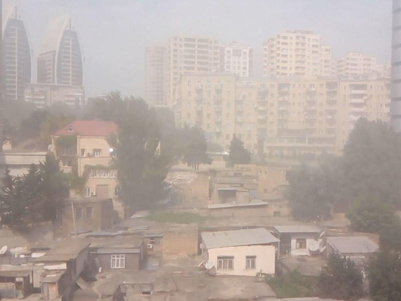 Bakıda tozlu hava: normadan 2 dəfə çoxdur...