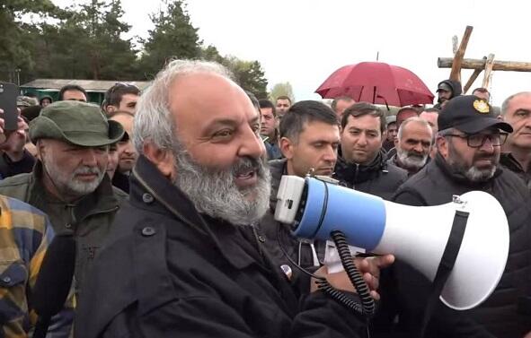 TƏCİLİ: Qarabağ erməniləri yürüşə silahla qoşulur – ŞOK VİDEO