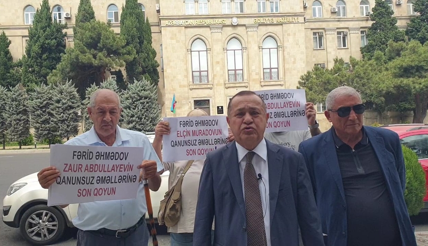 Ədliyyə Nazirliyi qarşısında aksiya keçirildi - Elçin Muradovun qanunsuzluğu...