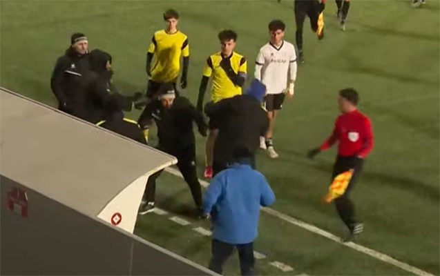 Azərbaycan futbolunda biabırçılıq - Baş məşqçini döydülər+Video