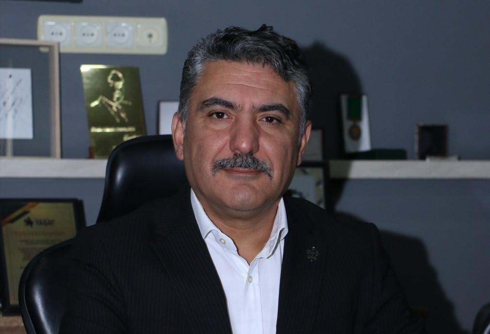 "DÖVLƏT DİLİNİ BİLMƏYƏNİN BU ÖLKƏDƏ NƏ İŞİ VAR?!” - "Ailəsi ilə birgə ölkədən sürgün edilməlidir"