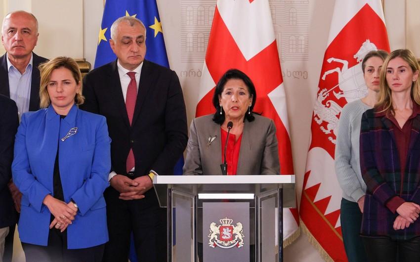 "SEÇKİLƏRİN NƏTİCƏLƏRİNİ TANIMIRAM" - Gürcüstan Prezidenti xalqı etirazlara çağırıb