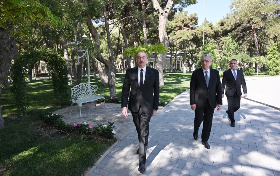 Prezidentin Nərimanov parkında gəzintisi - Video