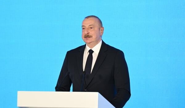 İlham Əliyev Bakıda iki sərginin açılışında - Foto