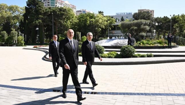 İlham Əliyev Nərimanov parkının açılışında - Foto