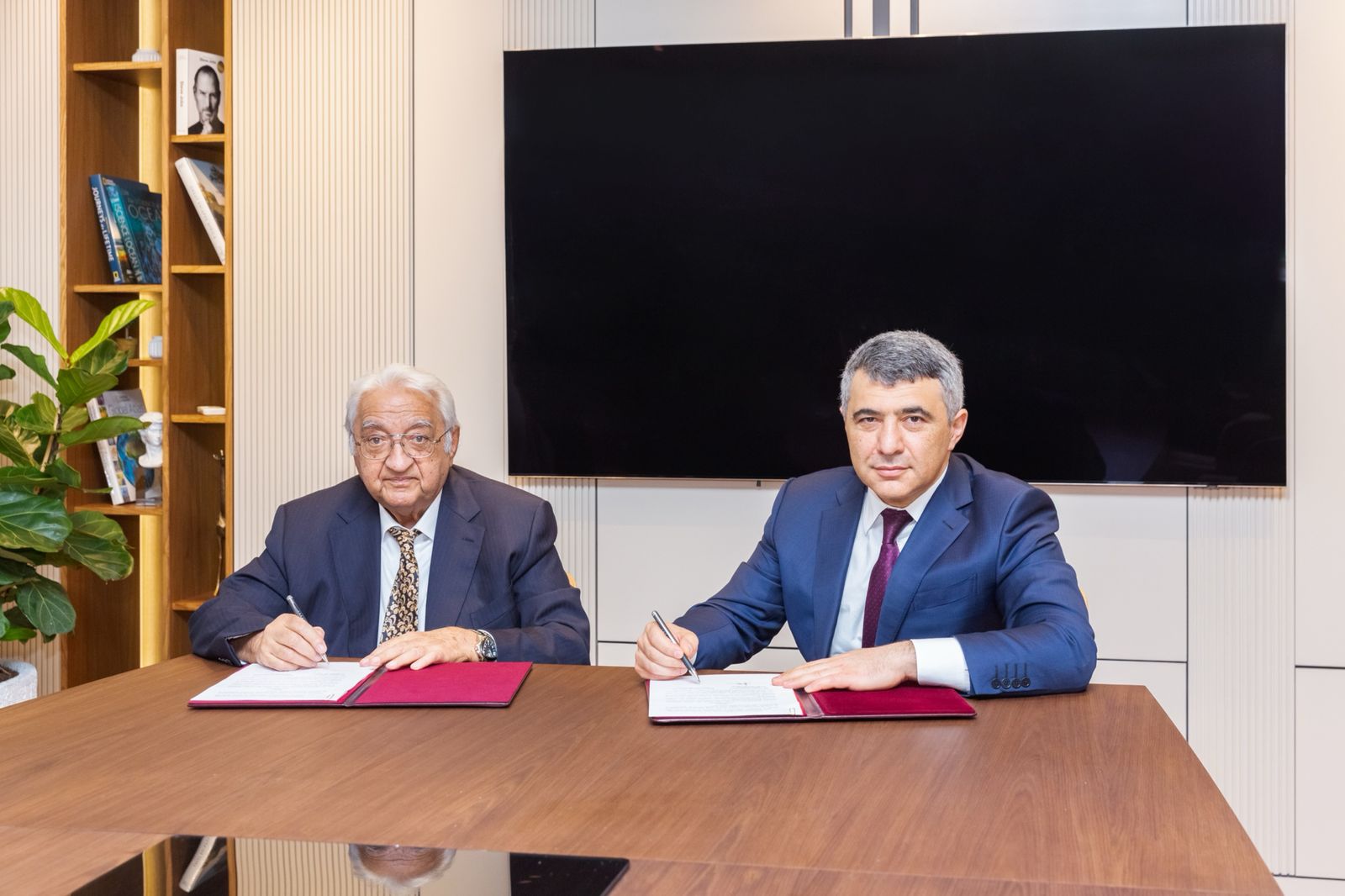 Məhkəmə-Hüquq Şurası ilə Milli Aviasiya Akademiyası arasında Anlaşma Memorandumu imzalandı - FOTO