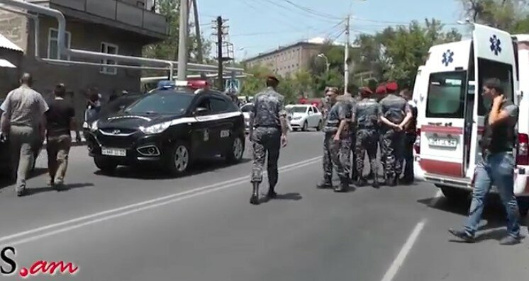 İrəvanda polis nəzarəti gücləndirilir - çevrililşdən ehtiyat edilir