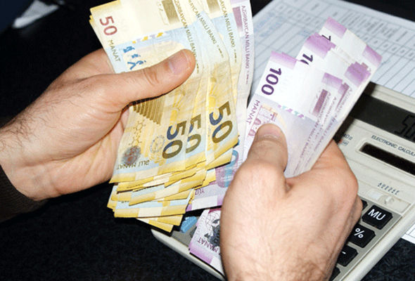 Vətəndaşın kredit kartından 5000 manatdan çox vəsait oğurlandı - Video