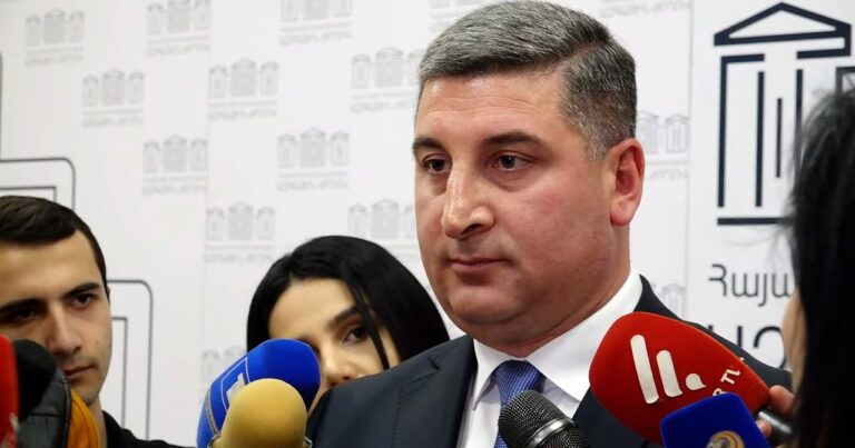 Erməni nazir: “Heç kim torpaq vermir, biz sərhədi çəkirik”