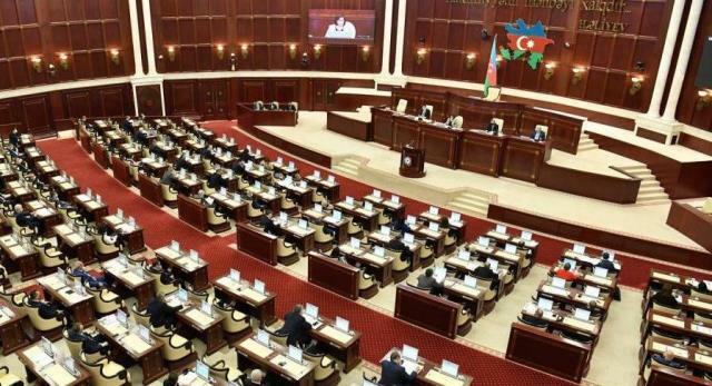 Kimlər isti aylarda seçki kampaniyasına hazırdır?