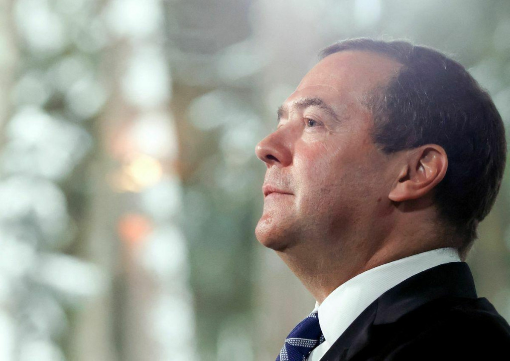 Medvedev hədələdi – “Bir variantınız var: Rusiyaya birləşmək”
