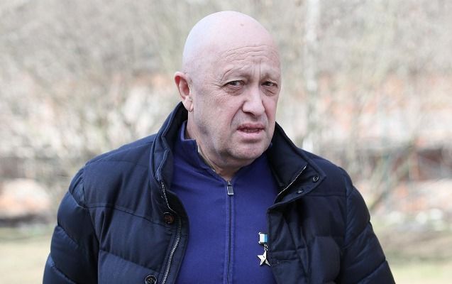 Priqojinin məzarı betonla dolduruldu - FOTO