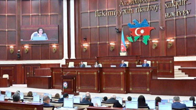 Sonuncu iclasda bütün deputatlar iştirak edir, təkcə o gəlmədi 