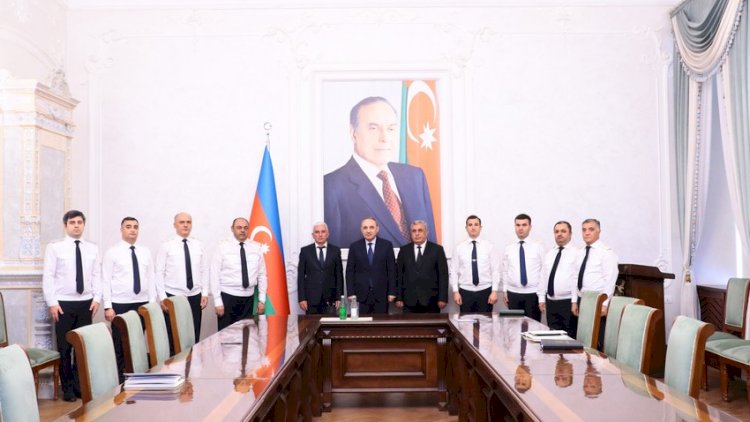 İki prokuror vəzifəsindən azad edildi