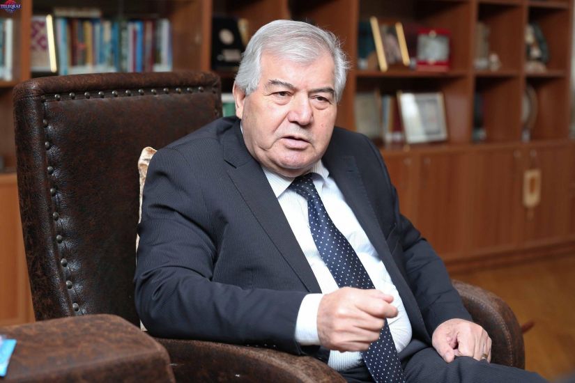 Deputat qadınları qınaq atəşinə tutdu: “Uşağı əməliyyatla dünyaya gətirirlər, bunun nəyi analıqdır?!” - VİDEO