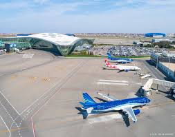 Ermənistandan gələn təyyarə Bakı aeroportunda endi