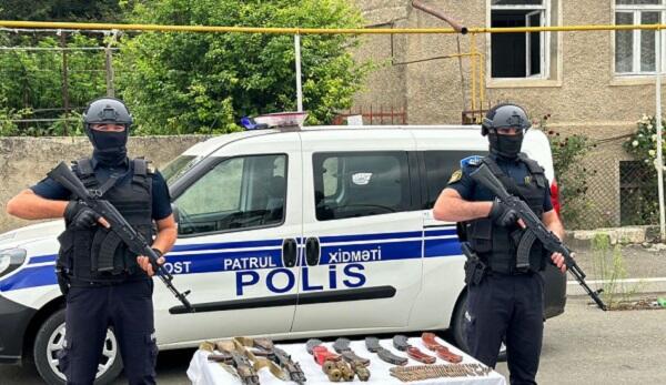 Xankəndidə daha 8 avtomat, 29 qumbara tapıldı