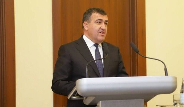 Rafiq Quluyevin rəhbərlik etdiyi rayonda obyekt səkidə tikilib? - FOTO