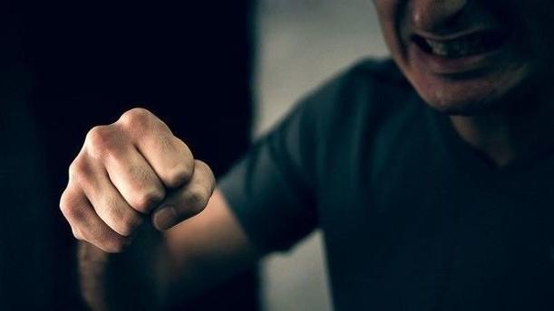Ata yemək yeməyən qızını döyüb ÖLDÜRDÜ