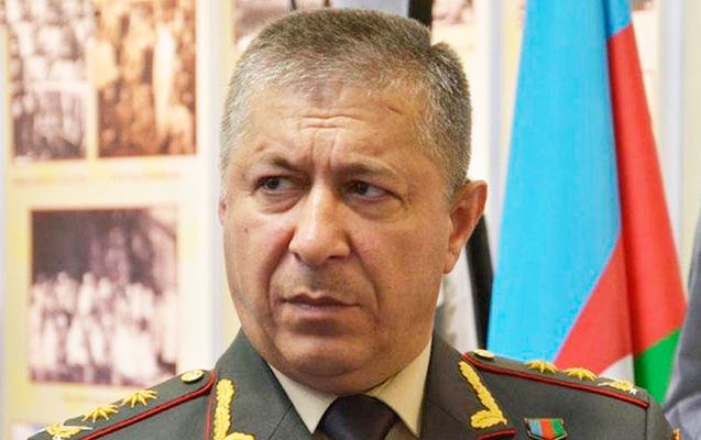 “Rövşən Əkbərov məhkəmədə təhqiramiz ifadələr işlədir”