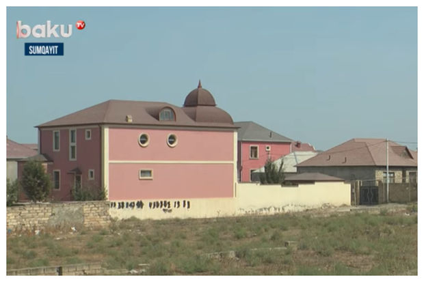 Vətəndaş Əmlak Komitəsindən sənədini ala bilmir – VİDEO