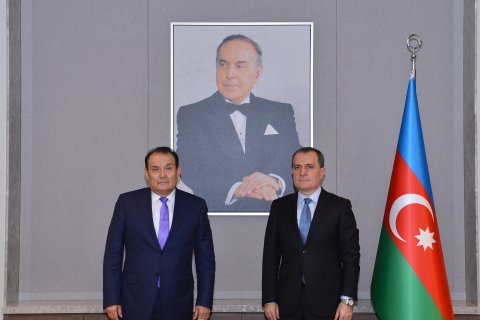 Ceyhun Bayramov Türk Şurasının Baş katibi ilə görüşüb