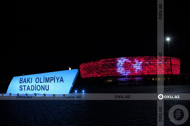 Bakı Olimpiya Stadionu Türkiyə bayrağı ilə işıqlandırılıb – FOTO