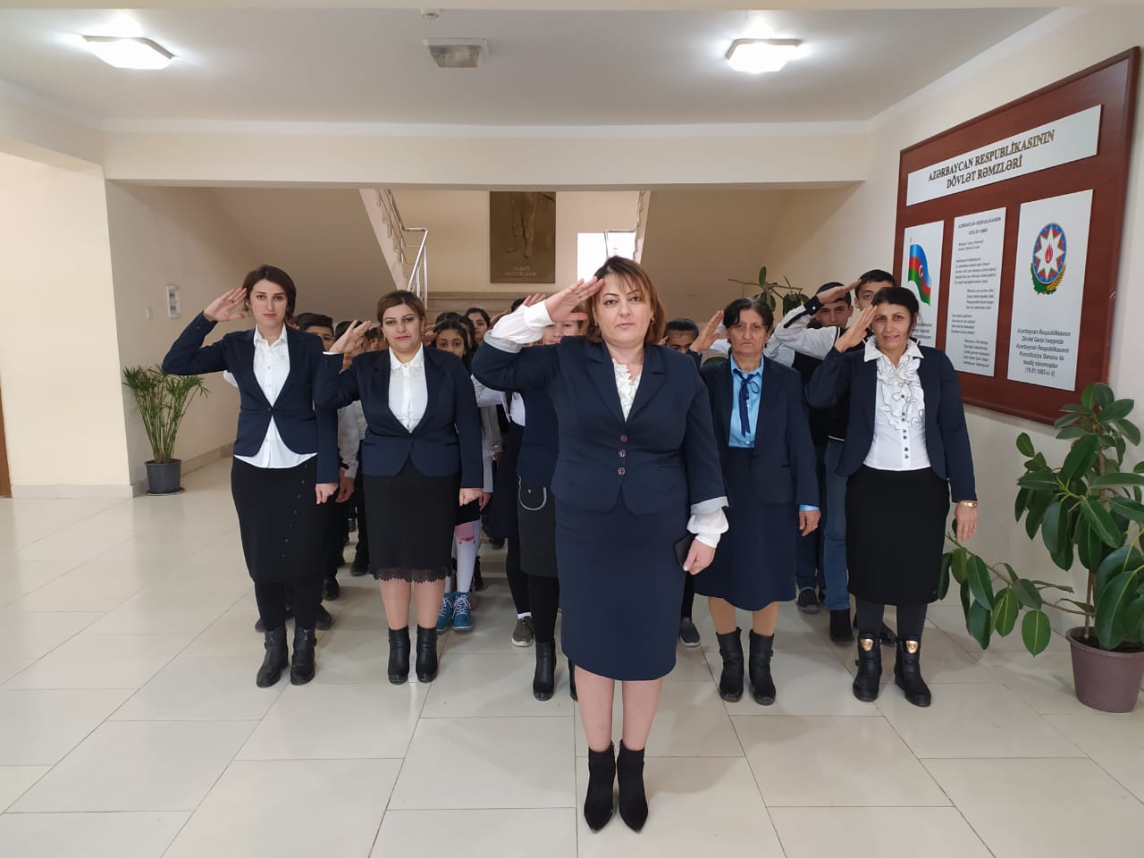 Lənkəran Təhsil şöbəsində özbaşınalıq: ƏSGƏR ANASI OLAN MƏKTƏB DİREKTORUNDAN PUL TƏLƏB ETDİLƏR