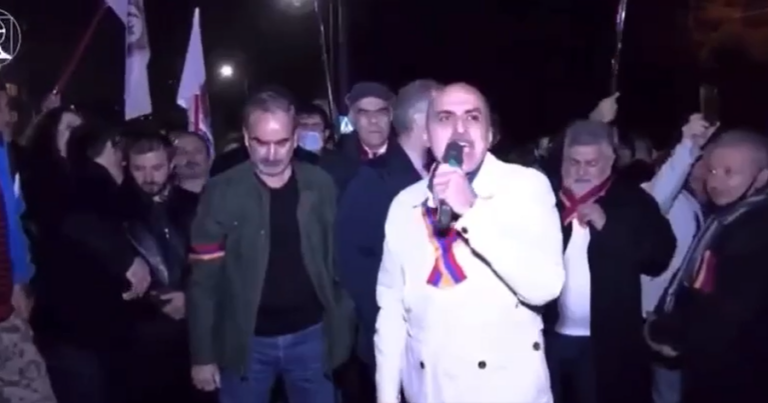 İrəvanda növbəti anti-Rusiya mitinqi: "ƏLVİDA, ÇİRKİN RUSİYA!"