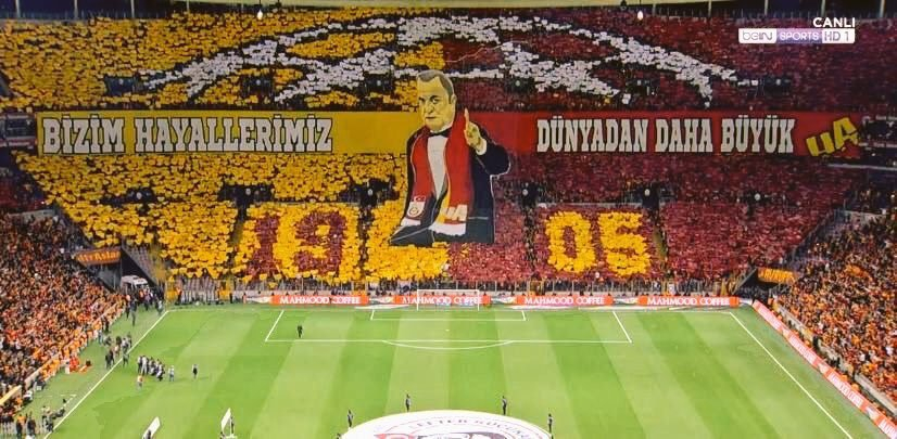 “Cimbomlular” təxribat törədən fransız jurnalisti üzr istəməyə məcbur etdilər – FOTO