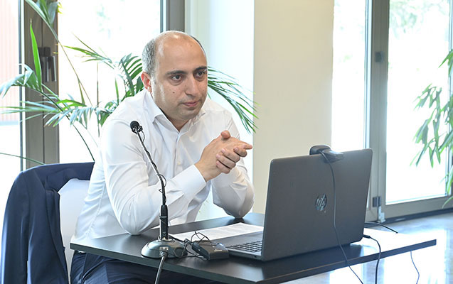 Nazir test tapşırıqları ilə bağlı narazılığa MÜNASİBƏT BİLDİRDİ