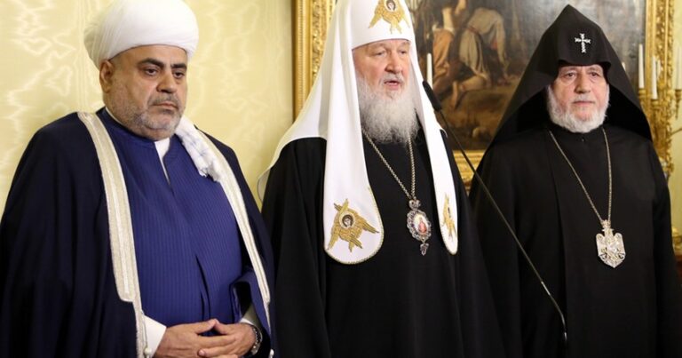 II Qaregin Moskvaya yola düşdü, A.Paşazadə ilə görüşəcək