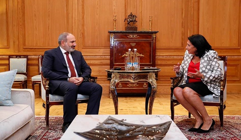 Salome Zurabişvili və Nikol Paşinyan regional əməkdaşlıq məsələlərini müzakirə ediblər